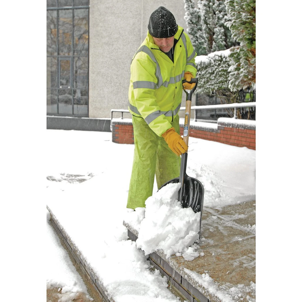 Plastic Debris Big Mouth Shovel With Hardwood Shaft 6 Plastic Debris Big Mouth Shovel With Hardwood Shaft - Image 6