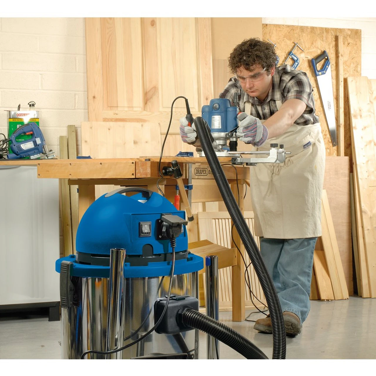 Wet & Dry Vacuum Cleaner With Stainless Steel Tank, 50L, 1400W & 230V Power Tool Socket 3 Wet & Dry Vacuum Cleaner With Stainless Steel Tank, 50L, 1400W & 230V Power Tool Socket - Image 3