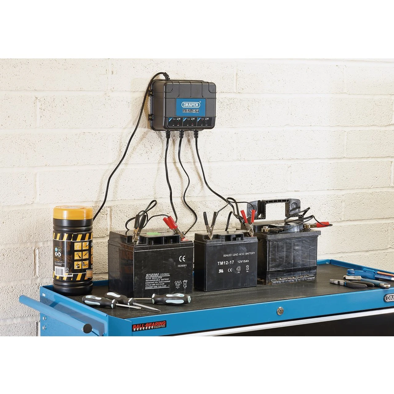 6/12V 3 Bank Charger Station 4 6/12V 3 Bank Charger Station - Image 4