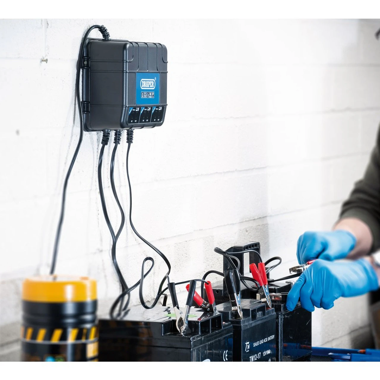 6/12V 3 Bank Charger Station 6 6/12V 3 Bank Charger Station - Image 6