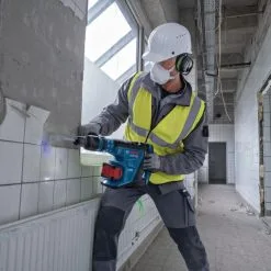 Bosch GBH 18V-40 C 18v BITURBO SDS Max Rotary Hammer Drill Inc 2x 8.0Ah Batts 16 Bosch GBH 18V-40 C 18v BITURBO SDS Max Rotary Hammer Drill Inc 2x 8.0Ah Batts -Agriculture Sales bos0611917100 2 1