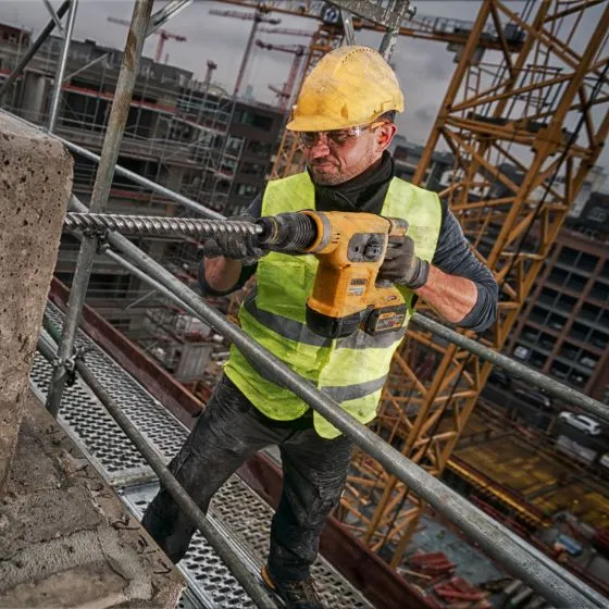 DeWalt DCH481N-XJ 54v XR FLEXVOLT Brushless SDS MAX Hammer Drill Body Only In Case 5 DeWalt DCH481N-XJ 54v XR FLEXVOLT Brushless SDS MAX Hammer Drill Body Only In Case - Image 5