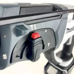 Makita DHR202Z 18v LXT SDS+ Plus Rotary Hammer 20mm White Body Only -Agriculture Sales makdhr202sfw 006 1