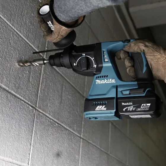 Makita DHR242RTJ 18v LXT 24mm SDS+ Plus Brushless Rotary Hammer Drill Inc 2x 5.0Ah Batts 6 Makita DHR242RTJ 18v LXT 24mm SDS+ Plus Brushless Rotary Hammer Drill Inc 2x 5.0Ah Batts - Image 6